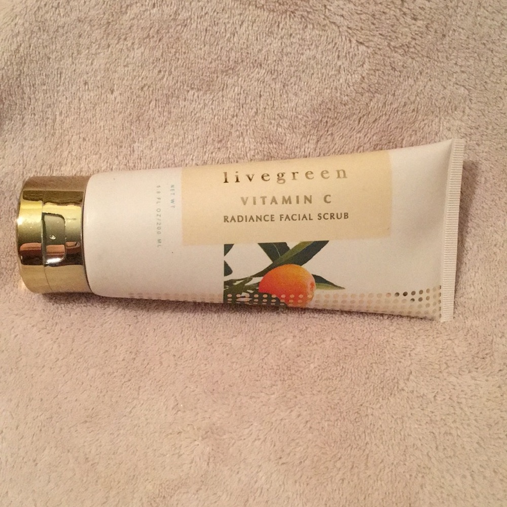 Livegreen Vitamin C Radiance Facial Scrub NWOT